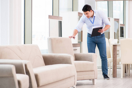 疲劳与专注 奥维尼家具销售办公室的效率之思